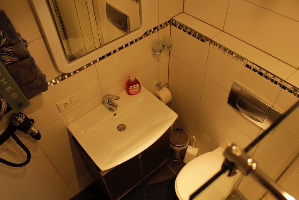 Fe Wo Am Alten Rathaus Andernach Quarto foto